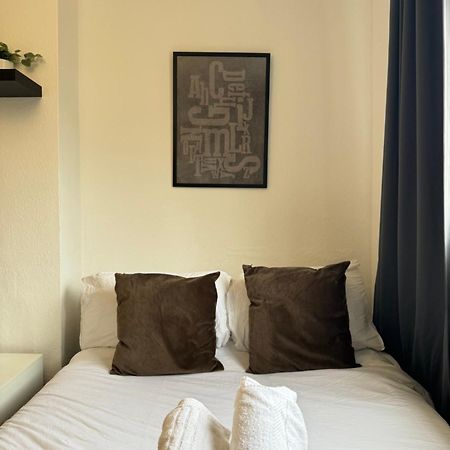2 Bed Apt Sofa Bed Up To 6 London Eksteriør bilde