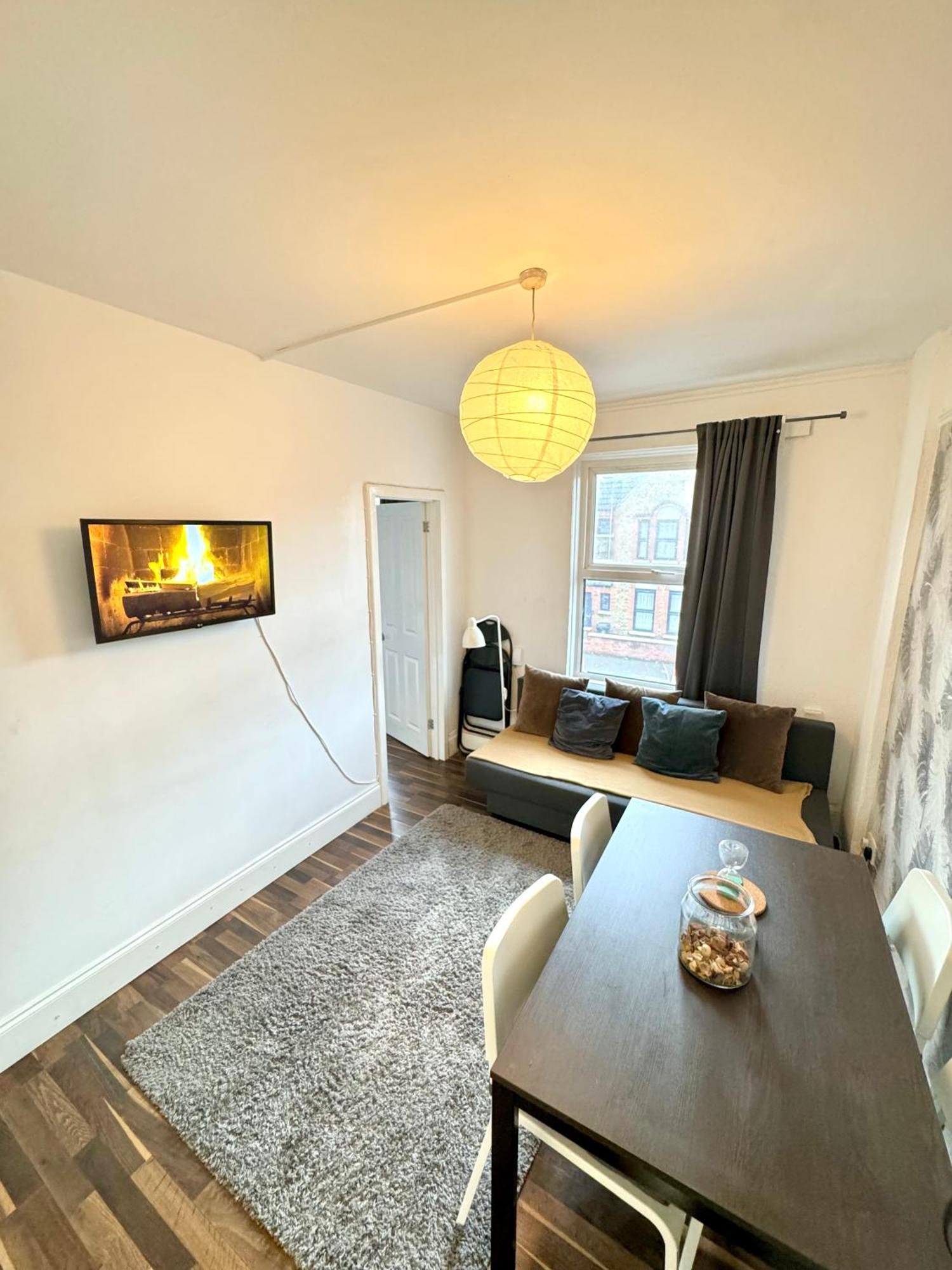 2 Bed Apt Sofa Bed Up To 6 London Eksteriør bilde