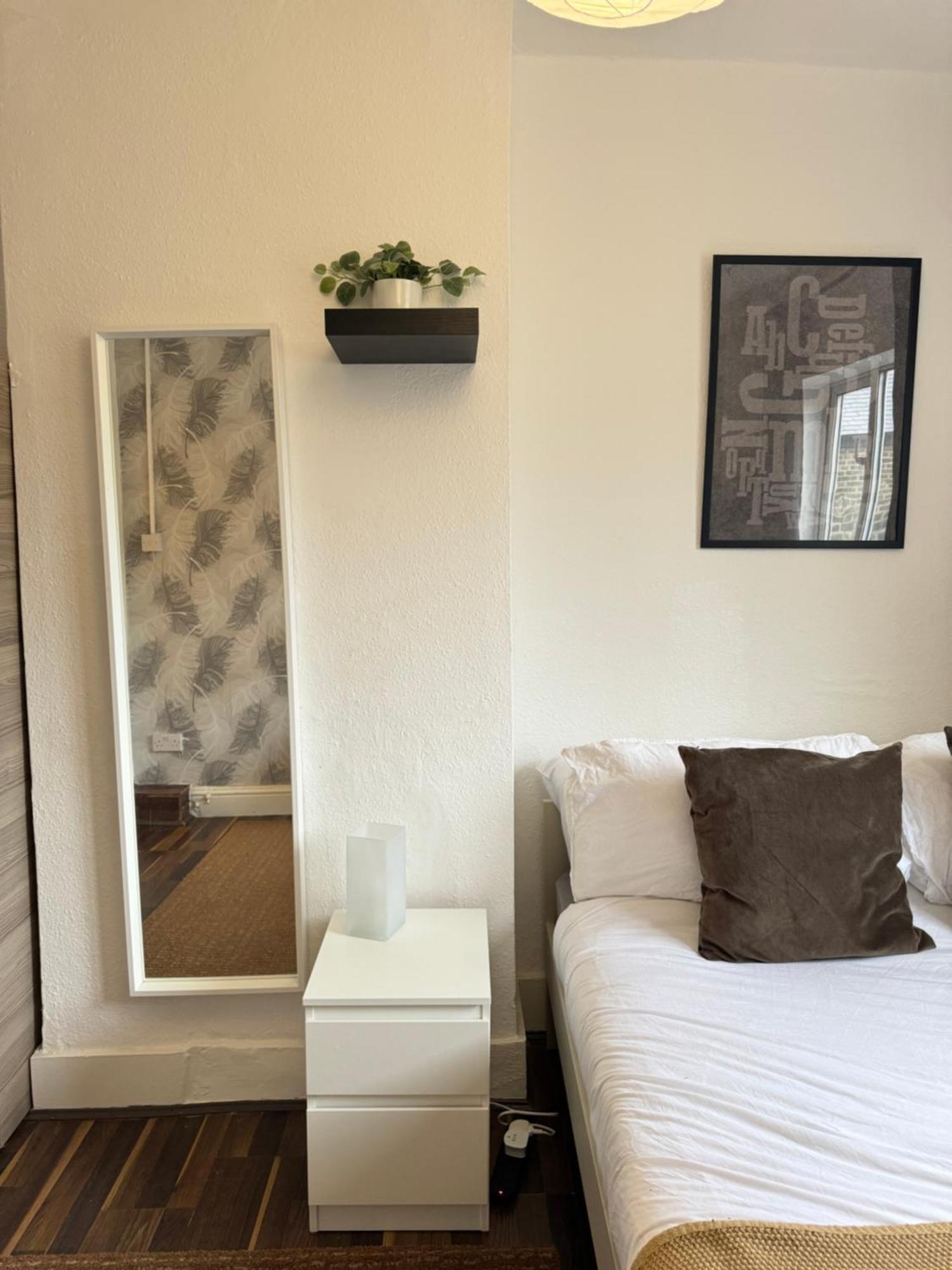 2 Bed Apt Sofa Bed Up To 6 London Eksteriør bilde